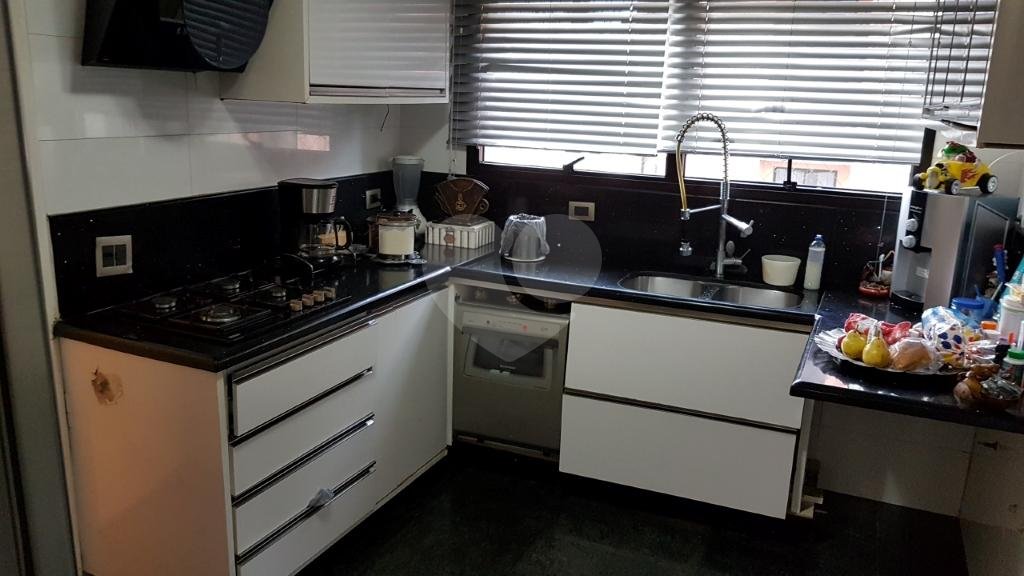 Apartamento à venda com 4 quartos, 216m² - Foto 11