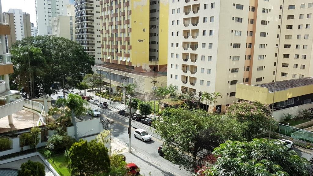 Apartamento à venda com 4 quartos, 216m² - Foto 3