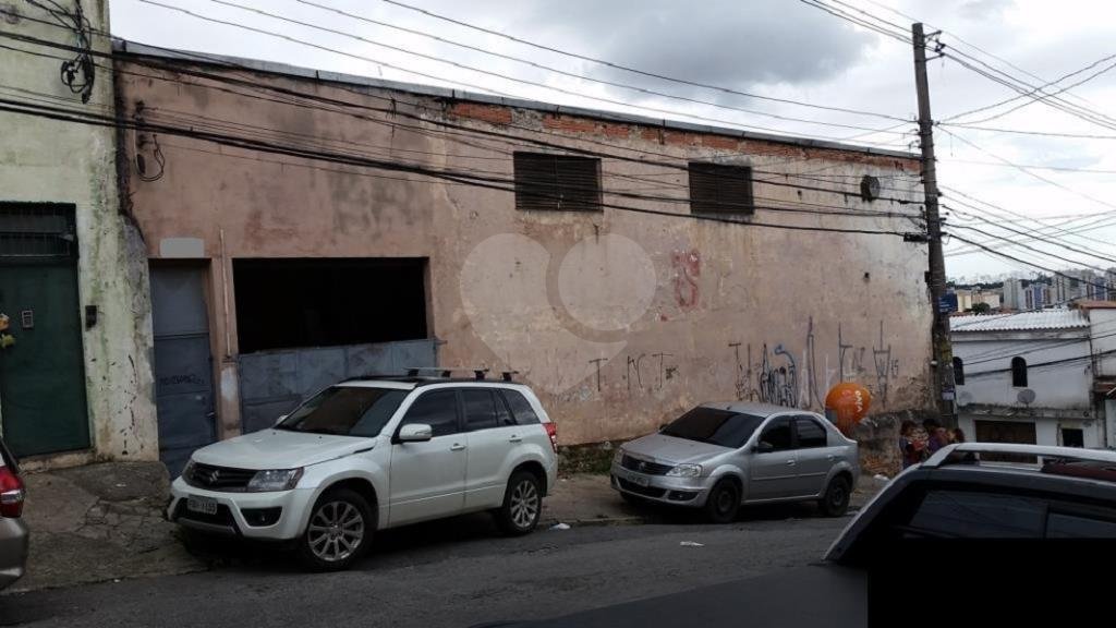 Galpão no Jardim Peri com 312 metros quadrados. Mezanino de ferro 13 metros x 5 metros