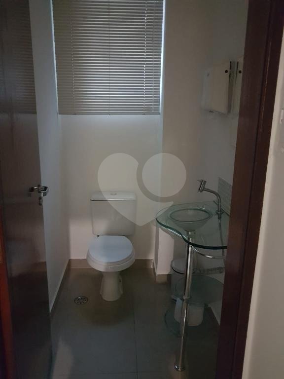 Excelente Sala comercial de 200 metros - Próximo ao Metro -