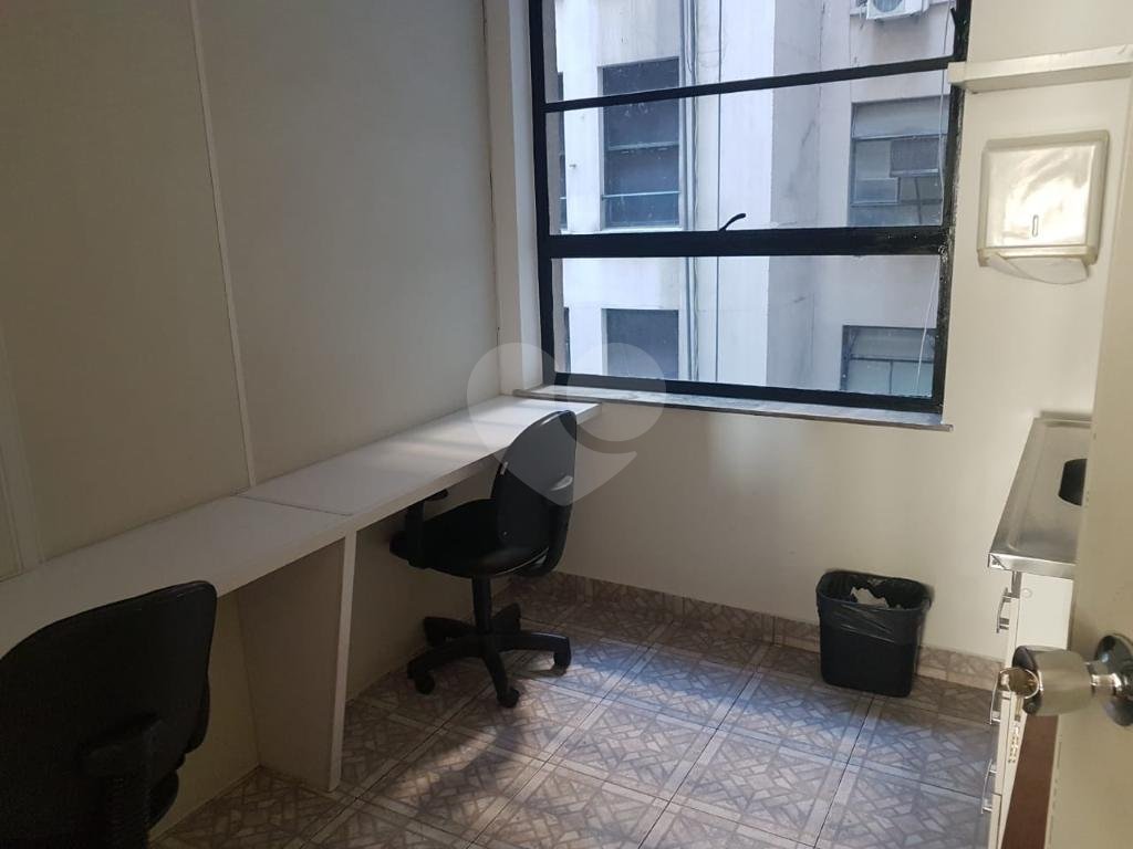 Excelente Sala comercial de 200 metros - Próximo ao Metro -