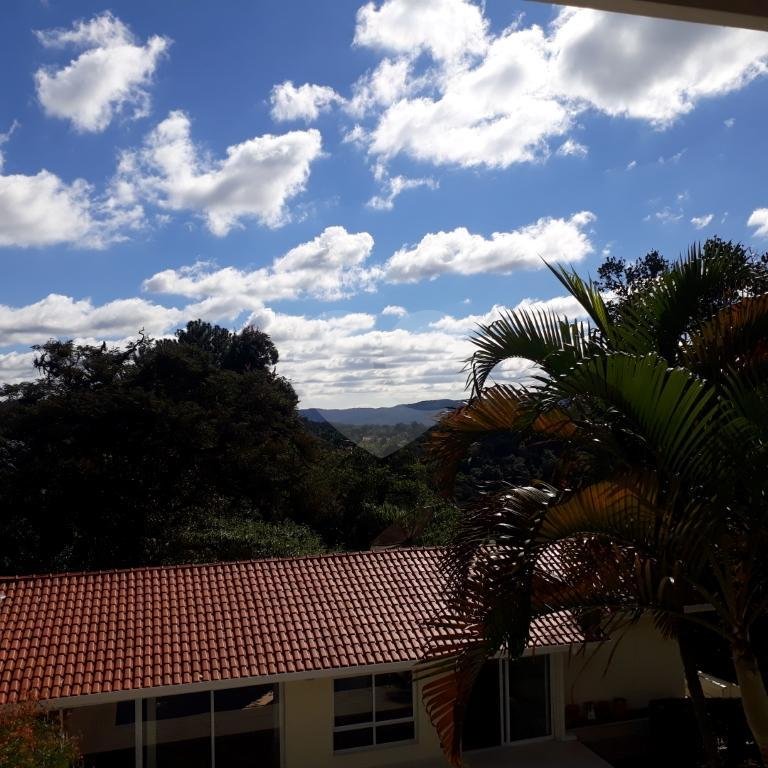 LINDA CASA NA SERRA DA CANTAREIRA