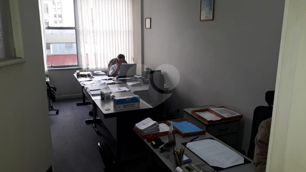 Sala Comercial Com 100 Metros de Área Útil no Centro Ao Lado da Viaduto do Chá e Metrô Anhangabaú!!!