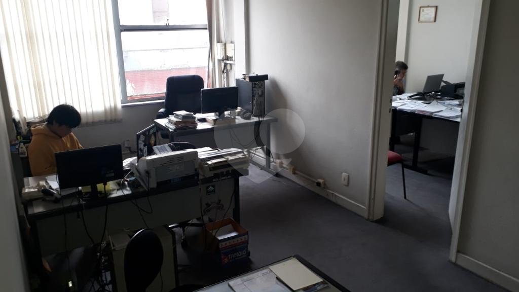 Sala Comercial Com 100 Metros de Área Útil no Centro Ao Lado da Viaduto do Chá e Metrô Anhangabaú!!!