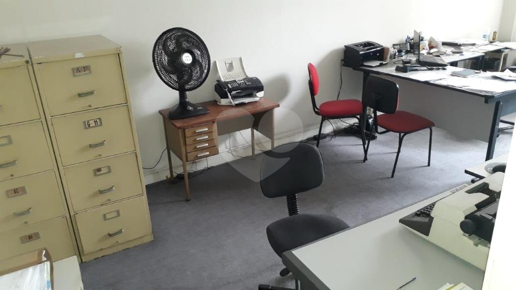 Sala Comercial Com 100 Metros de Área Útil no Centro Ao Lado da Viaduto do Chá e Metrô Anhangabaú!!!