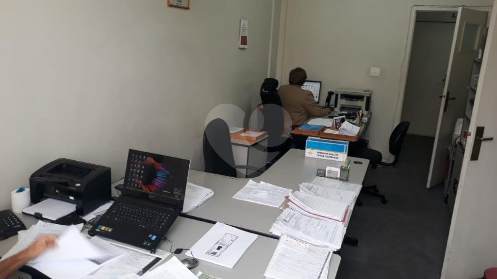 Sala Comercial Com 100 Metros de Área Útil no Centro Ao Lado da Viaduto do Chá e Metrô Anhangabaú!!!