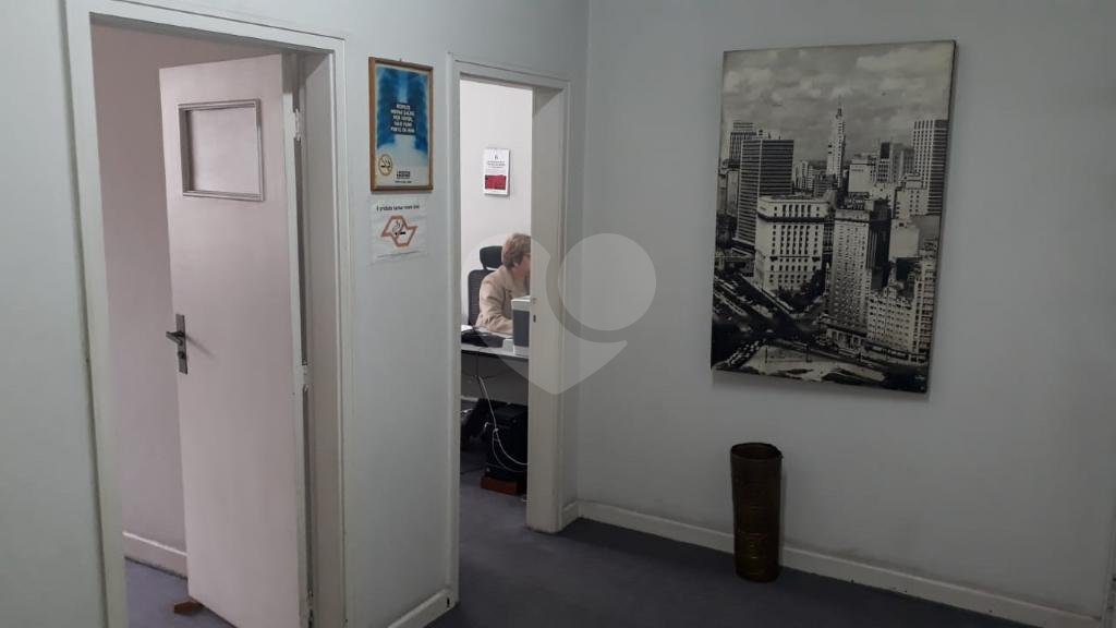 Sala Comercial Com 100 Metros de Área Útil no Centro Ao Lado da Viaduto do Chá e Metrô Anhangabaú!!!