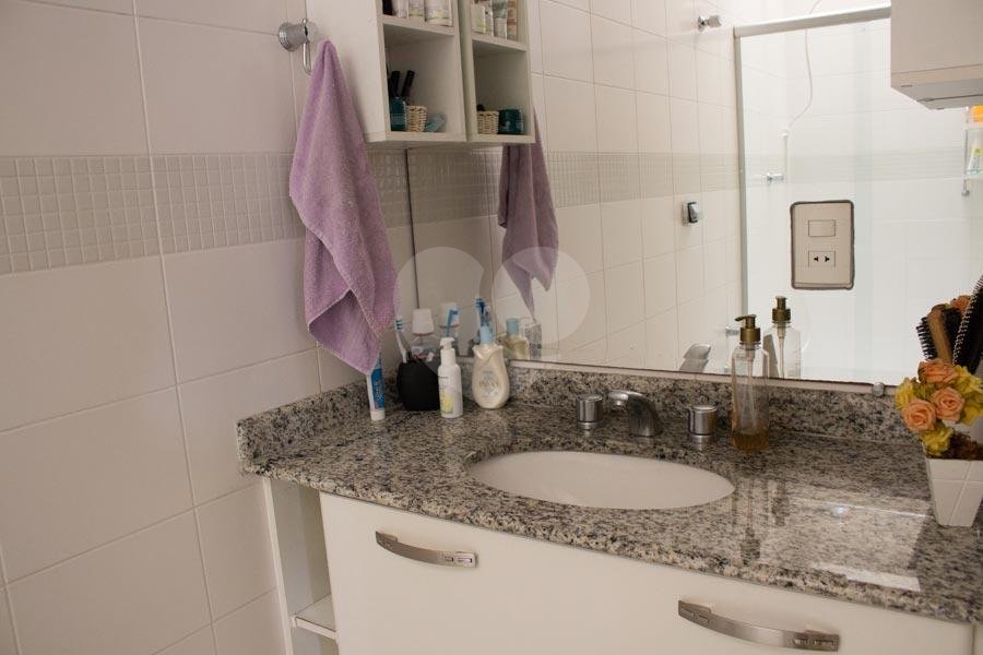 Excelente sobrado em condomínio fechado bem localizado em frente ao Extra e 50m da Paneteria ZN" 
