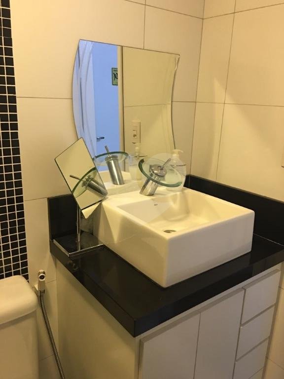 Apartamento com 2 Quartos à Venda, 65 m² Com 2 vagas