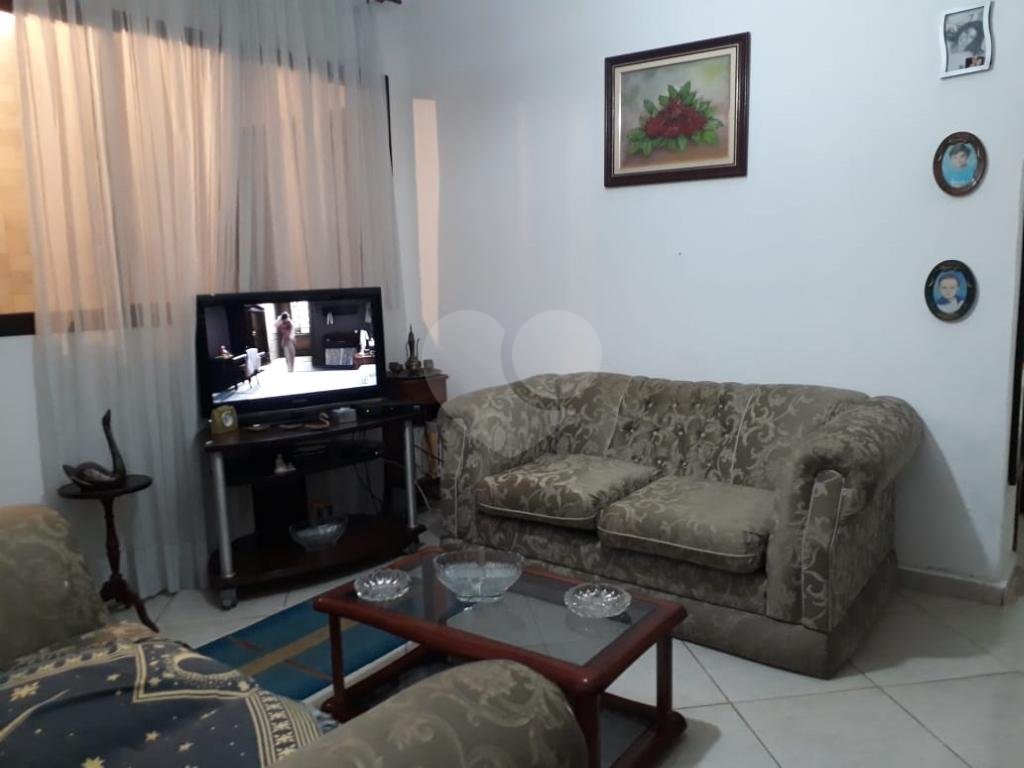 Casa térrea no bairro do Tremembé com 2 dormitórios e 2 vagas