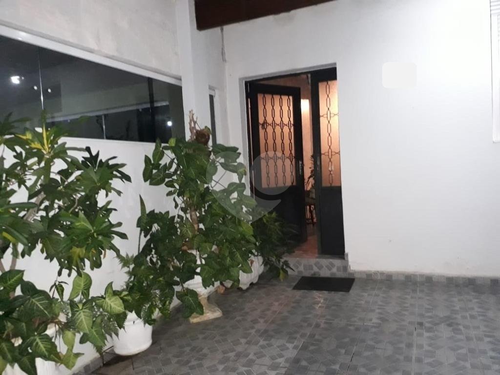 Casa térrea no bairro do Tremembé com 2 dormitórios e 2 vagas