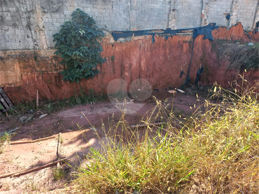 Terreno no bairro do Jardim Floresta com 732,50 metros sendo 14,65 x 50 ja pronto para construir!!