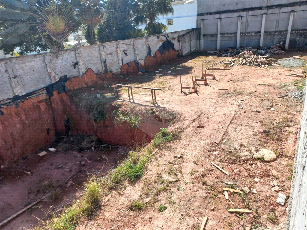 Terreno no bairro do Jardim Floresta com 732,50 metros sendo 14,65 x 50 ja pronto para construir!!