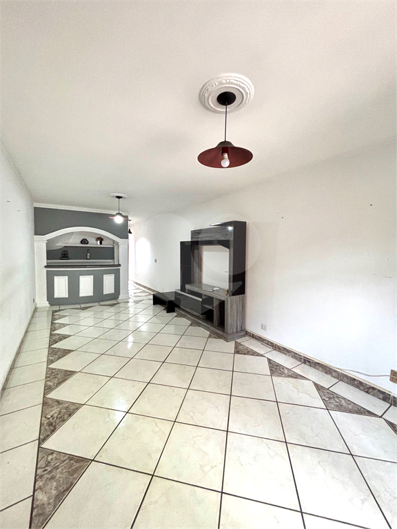 Sobrado com 3 dormitórios,1 suite, Quintal gourmet, 4 vagas à Venda no bairro Parada Inglesa em São Paulo.