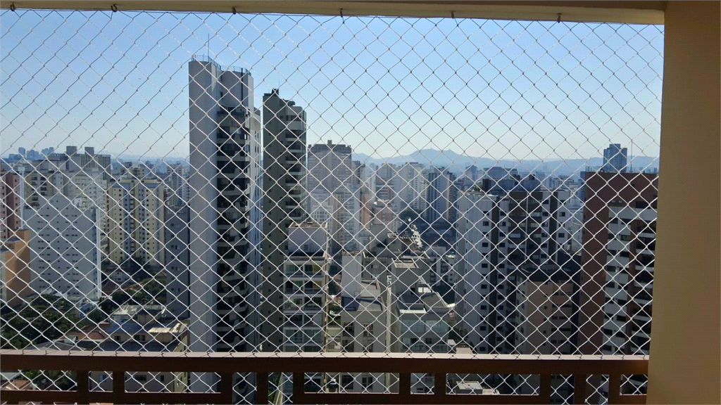 Rua Tranquila, Andar Alto, Próximo à Av. Sumaré