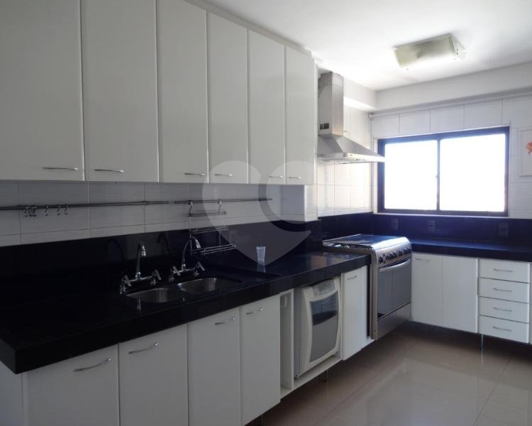 Rua Tranquila, Andar Alto, Próximo à Av. Sumaré