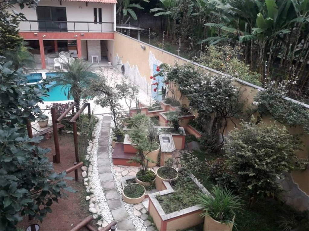 HORTO FLORESTAL - SOBRADO COM 06 DORS/02 SUITES E 05 VAGAS - LAZER CLUBE - UM ESPETÁCULO!