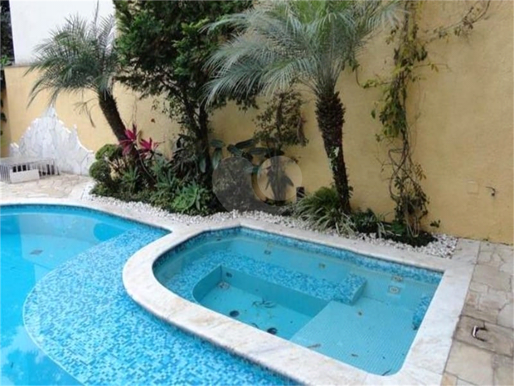 HORTO FLORESTAL - SOBRADO COM 06 DORS/02 SUITES E 05 VAGAS - LAZER CLUBE - UM ESPETÁCULO!
