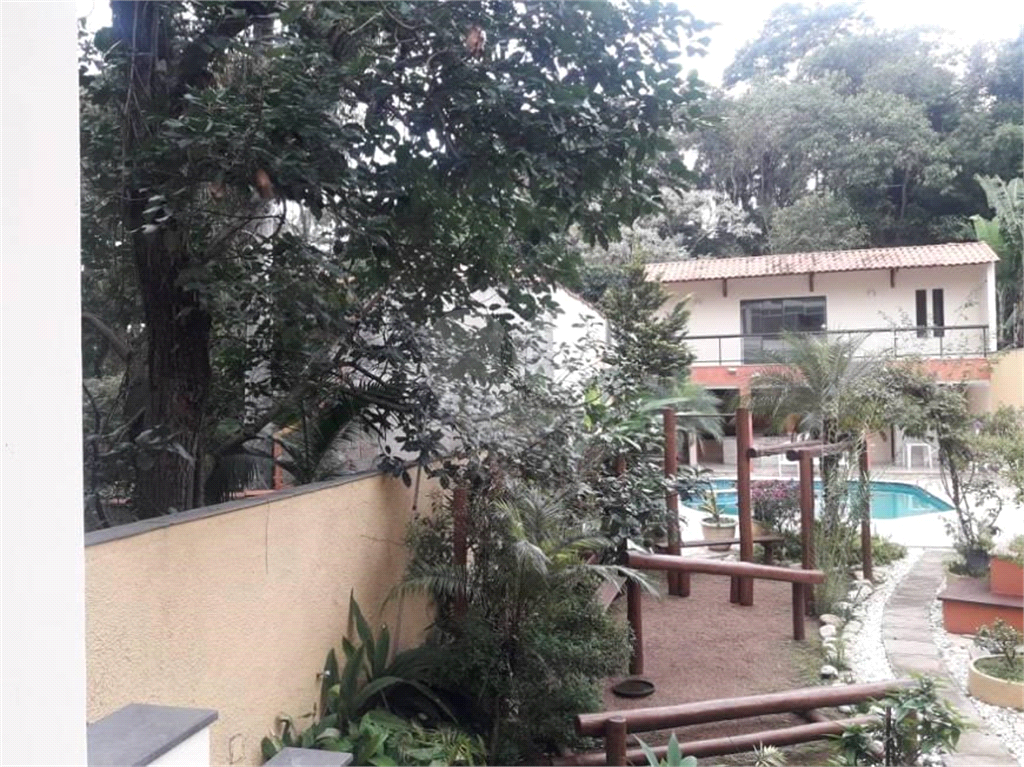 HORTO FLORESTAL - SOBRADO COM 06 DORS/02 SUITES E 05 VAGAS - LAZER CLUBE - UM ESPETÁCULO!