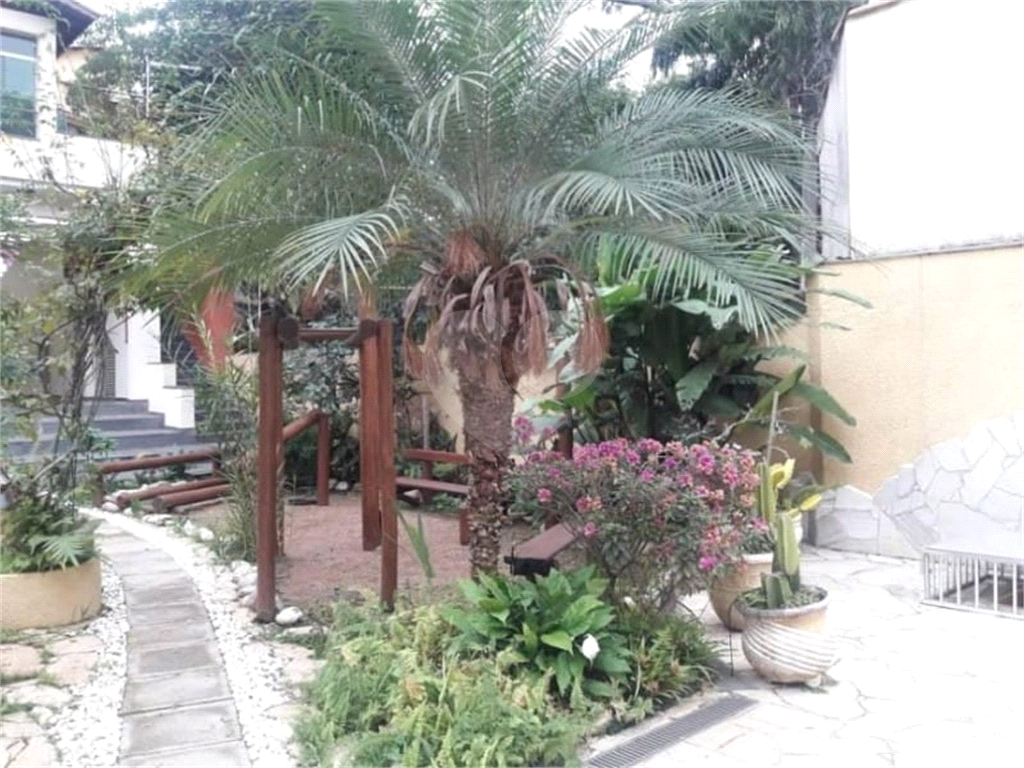 HORTO FLORESTAL - SOBRADO COM 06 DORS/02 SUITES E 05 VAGAS - LAZER CLUBE - UM ESPETÁCULO!