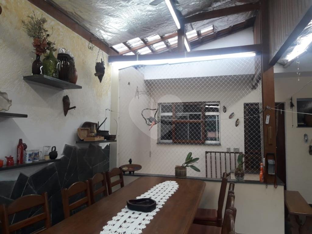 HORTO FLORESTAL - SOBRADO COM 06 DORS/02 SUITES E 05 VAGAS - LAZER CLUBE - UM ESPETÁCULO!
