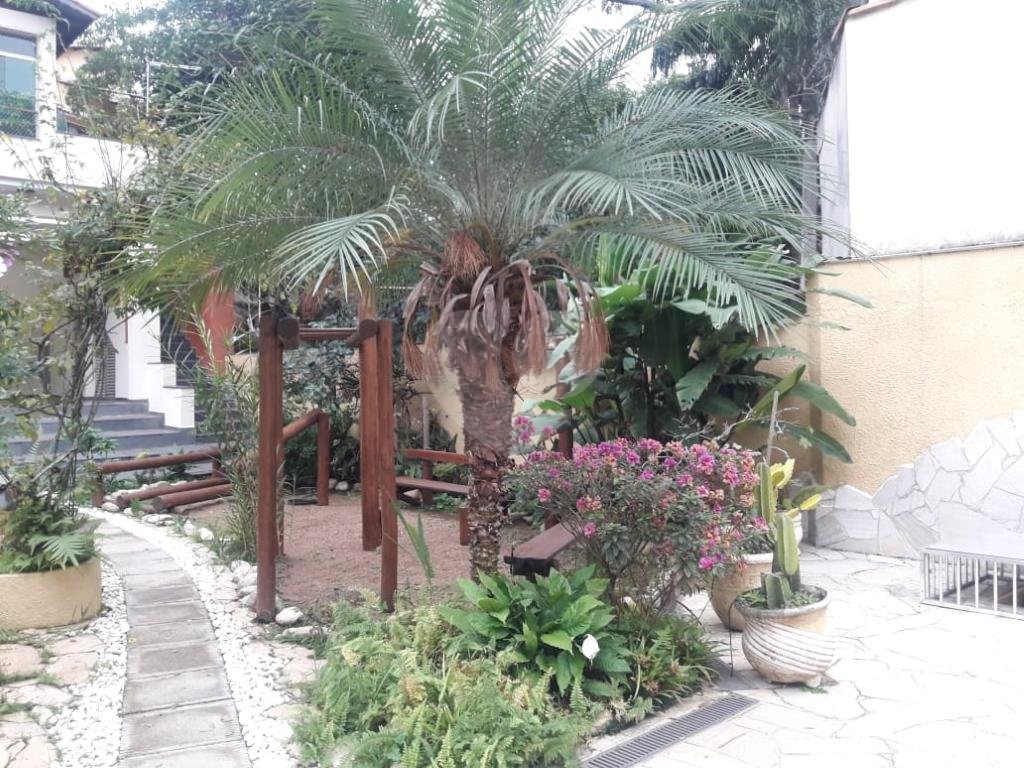 HORTO FLORESTAL - SOBRADO COM 06 DORS/02 SUITES E 05 VAGAS - LAZER CLUBE - UM ESPETÁCULO!