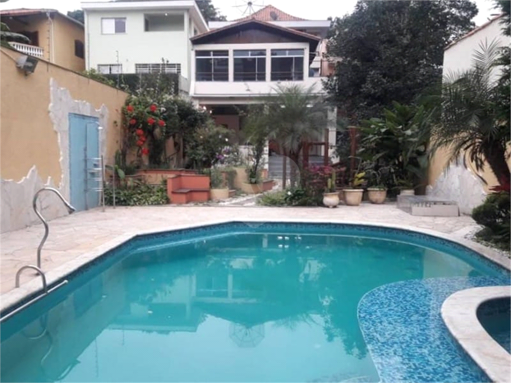 HORTO FLORESTAL - SOBRADO COM 06 DORS/02 SUITES E 05 VAGAS - LAZER CLUBE - UM ESPETÁCULO!