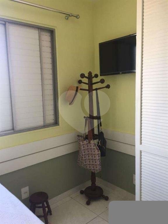 Apartamento no bairro do Limão com 1 dormitório, sala com sacada