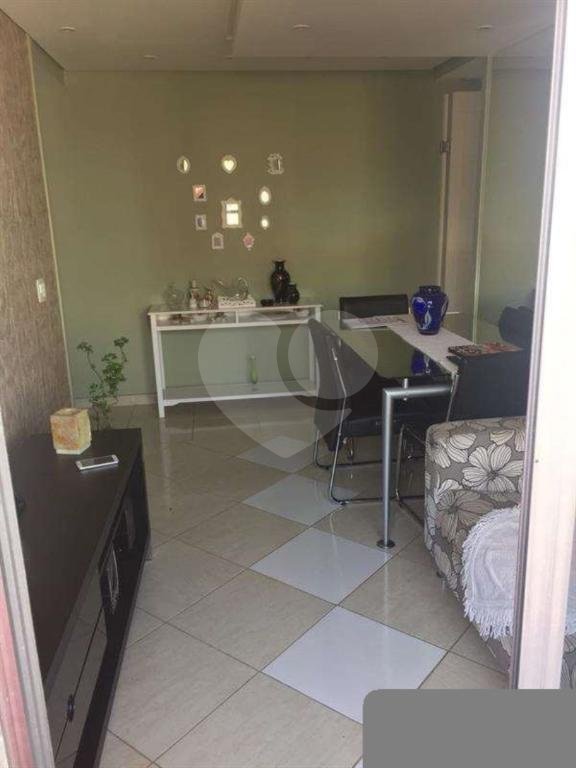 Apartamento no bairro do Limão com 1 dormitório, sala com sacada