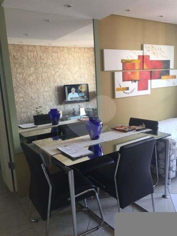Apartamento no bairro do Limão com 1 dormitório, sala com sacada