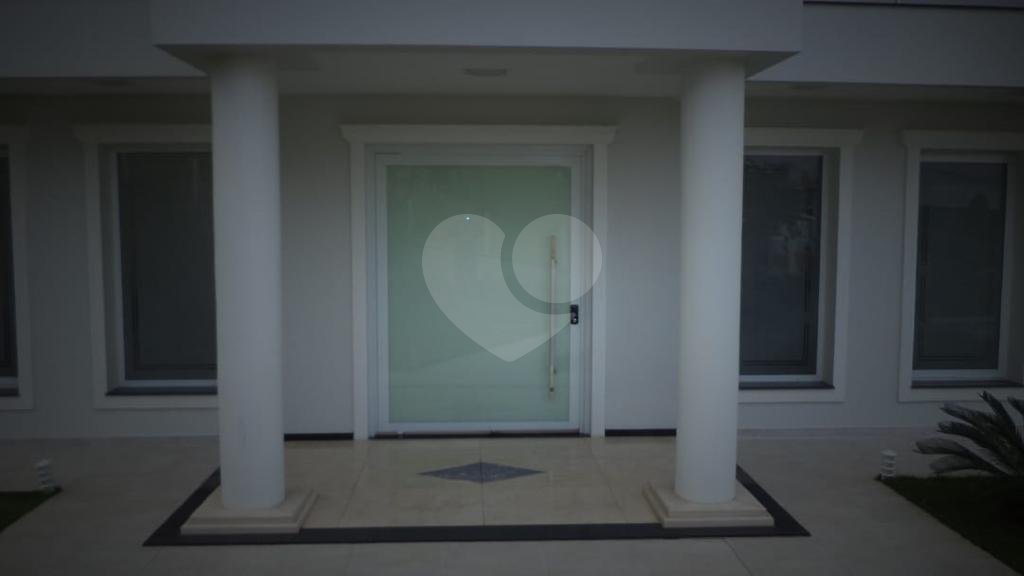 Luxuosa Casa em São Roque: 5 Suítes, Vista Panorâmica e Lazer Completo