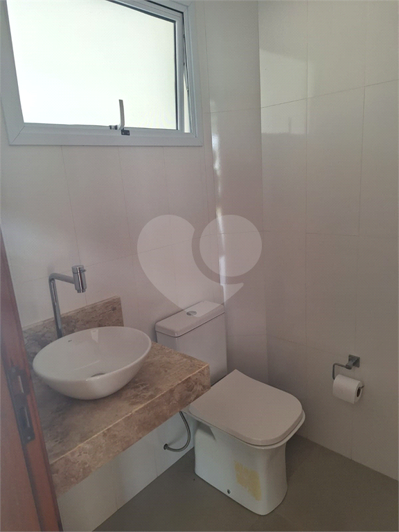 Luxuosa Casa em São Roque: 5 Suítes, Vista Panorâmica e Lazer Completo