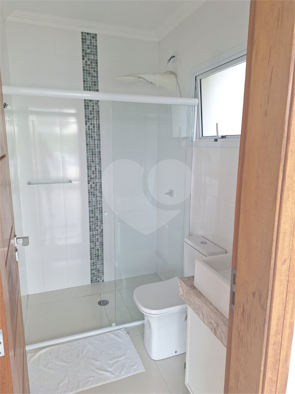 Luxuosa Casa em São Roque: 5 Suítes, Vista Panorâmica e Lazer Completo