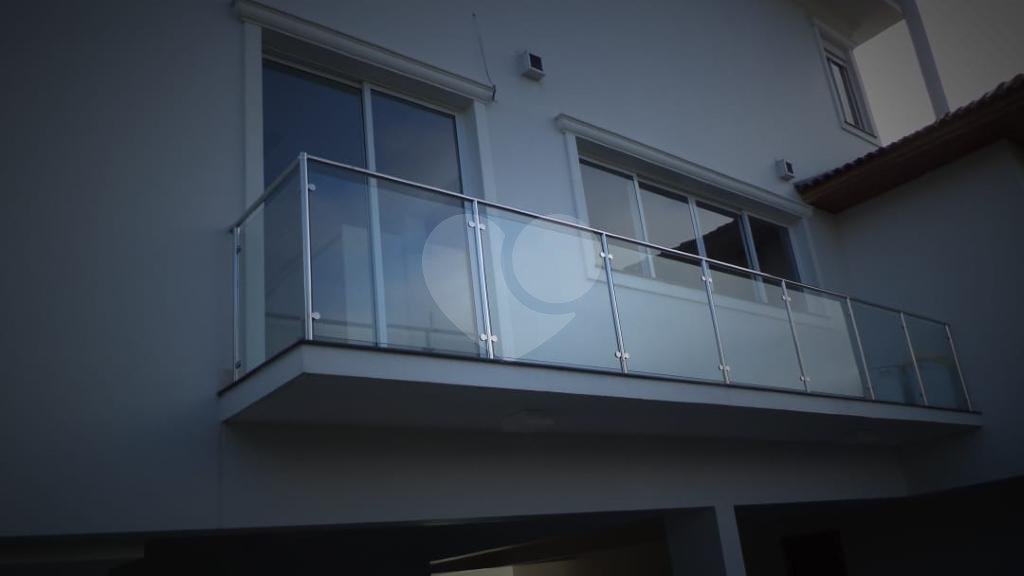 Luxuosa Casa em São Roque: 5 Suítes, Vista Panorâmica e Lazer Completo