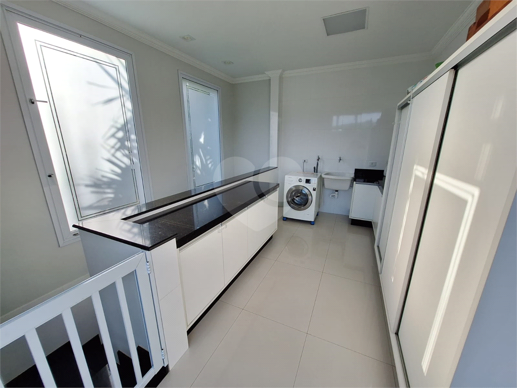 Luxuosa Casa em São Roque: 5 Suítes, Vista Panorâmica e Lazer Completo