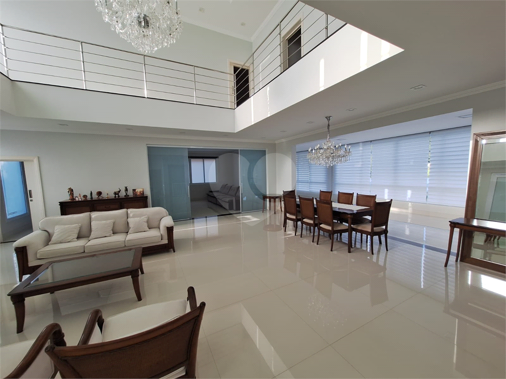 Luxuosa Casa em São Roque: 5 Suítes, Vista Panorâmica e Lazer Completo