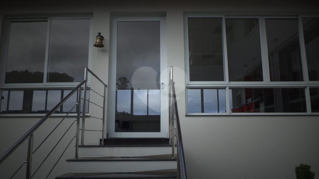 Luxuosa Casa em São Roque: 5 Suítes, Vista Panorâmica e Lazer Completo