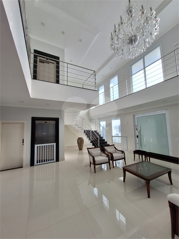 Luxuosa Casa em São Roque: 5 Suítes, Vista Panorâmica e Lazer Completo