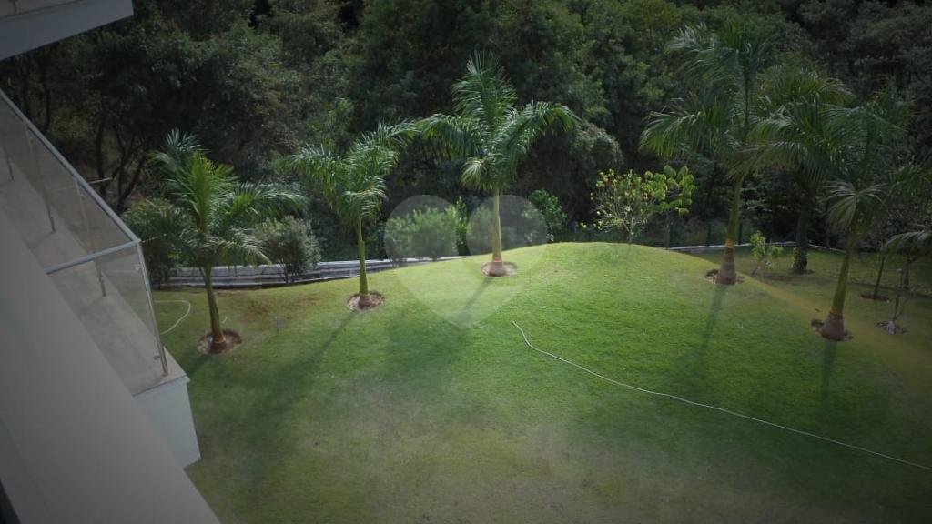 Luxuosa Casa em São Roque: 5 Suítes, Vista Panorâmica e Lazer Completo