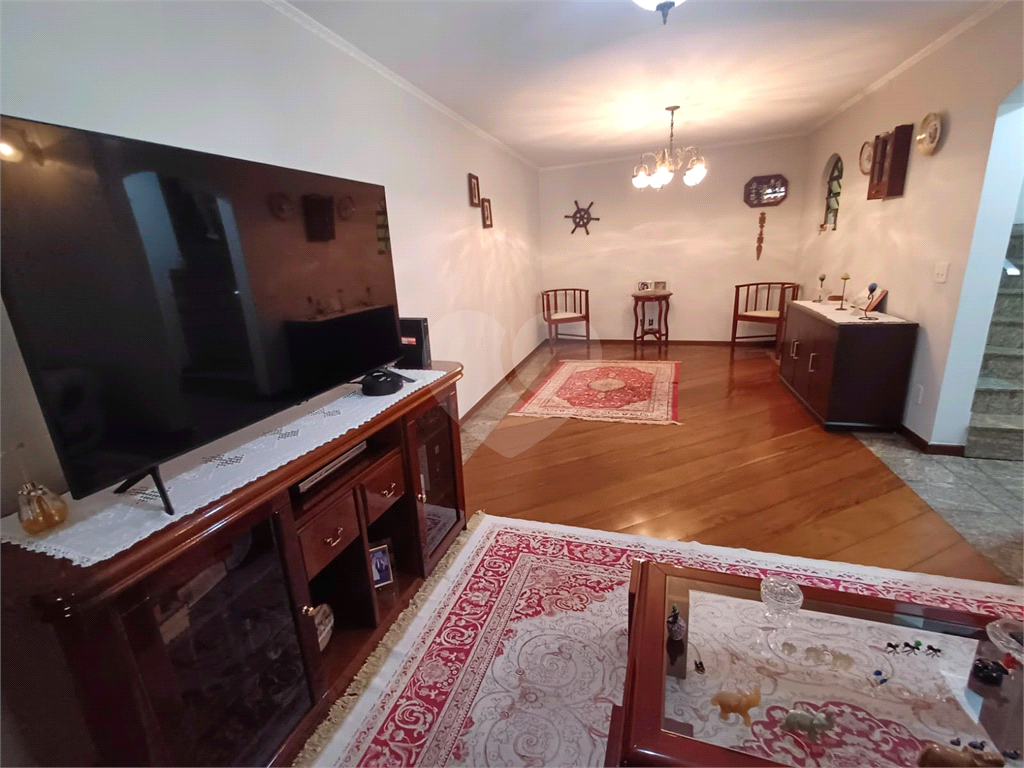 Sobrado em Terreno 10 X 42 à Venda com 3 Dormitórios - Vila Isolina Mazzei - SP