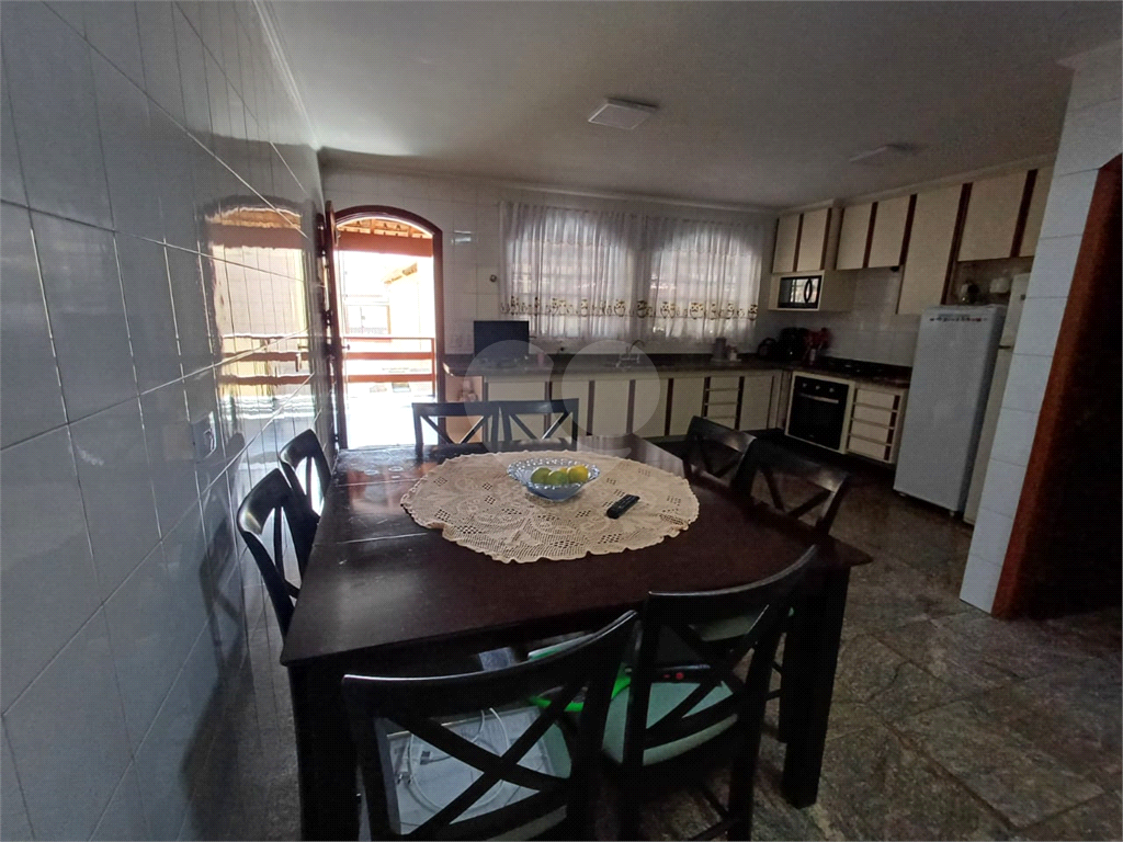 Sobrado em Terreno 10 X 42 à Venda com 3 Dormitórios - Vila Isolina Mazzei - SP