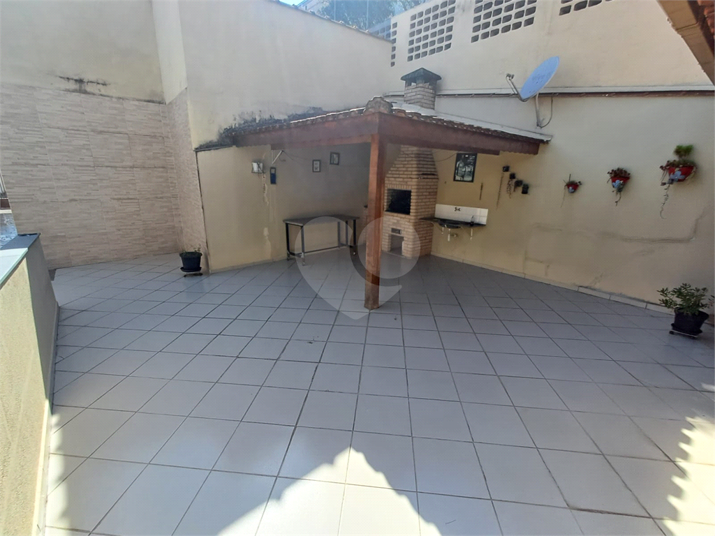 Sobrado em Terreno 10 X 42 à Venda com 3 Dormitórios - Vila Isolina Mazzei - SP