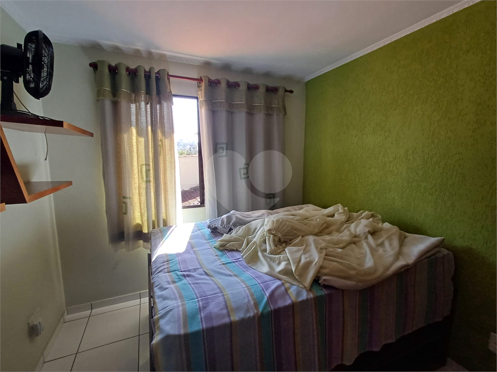 Sobrado em Terreno 10 X 42 à Venda com 3 Dormitórios - Vila Isolina Mazzei - SP