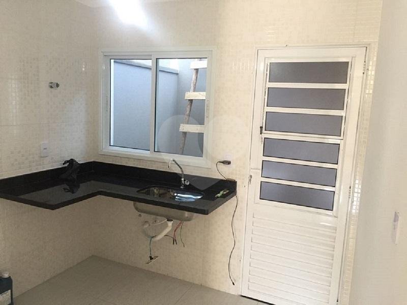Sobrado em condomínio fechado no Jaçanã.