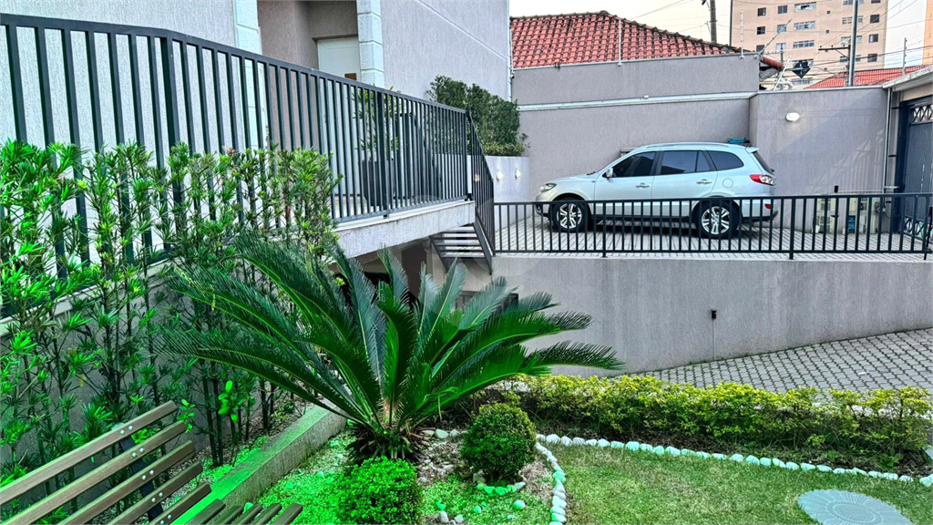 Condomínio fechado com 3 suites, piscina e salão de festas no Chora Menino.