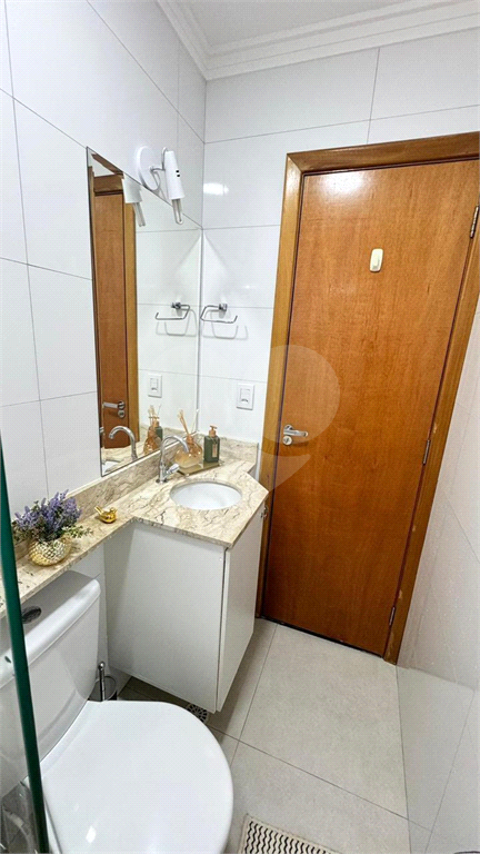 Condomínio fechado com 3 suites, piscina e salão de festas no Chora Menino.