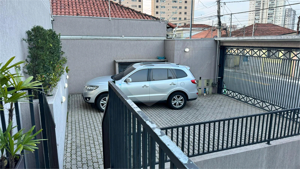 Condomínio fechado com 3 suites, piscina e salão de festas no Chora Menino.
