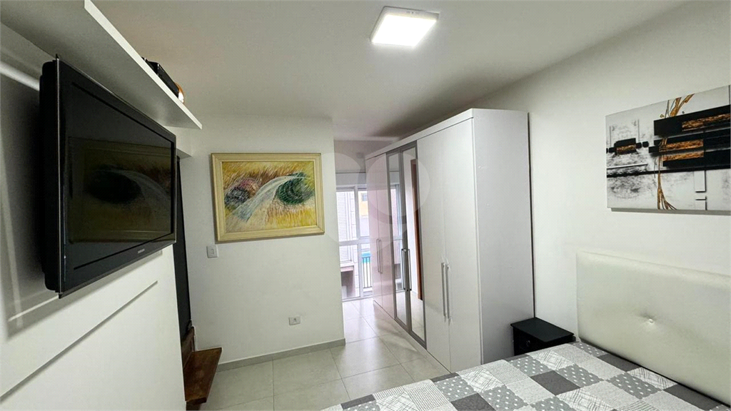 Condomínio fechado com 3 suites, piscina e salão de festas no Chora Menino.