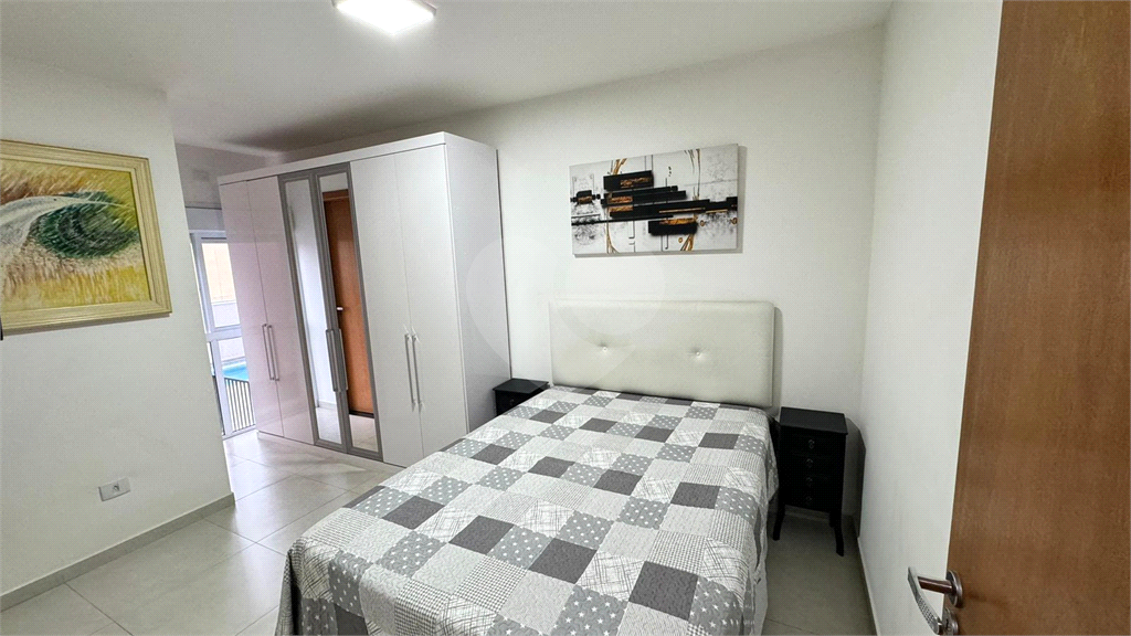 Condomínio fechado com 3 suites, piscina e salão de festas no Chora Menino.