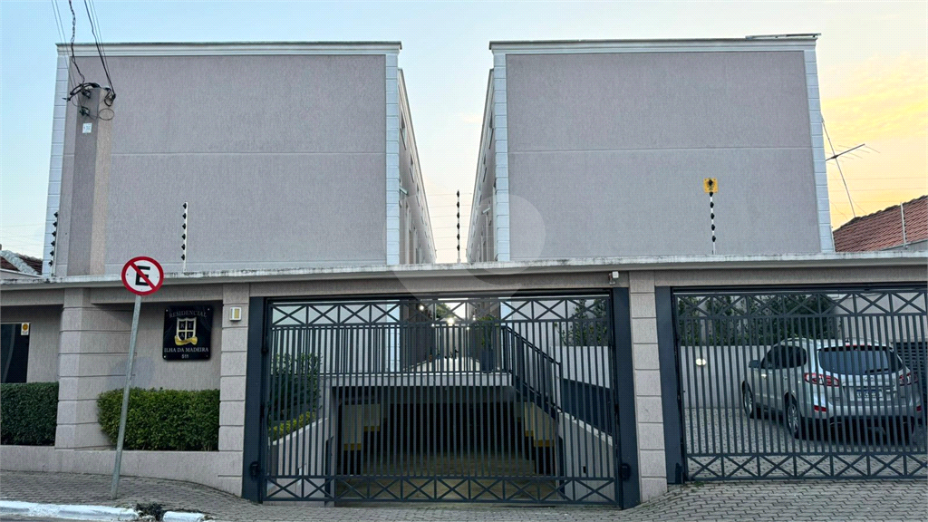 Condomínio fechado com 3 suites, piscina e salão de festas no Chora Menino.